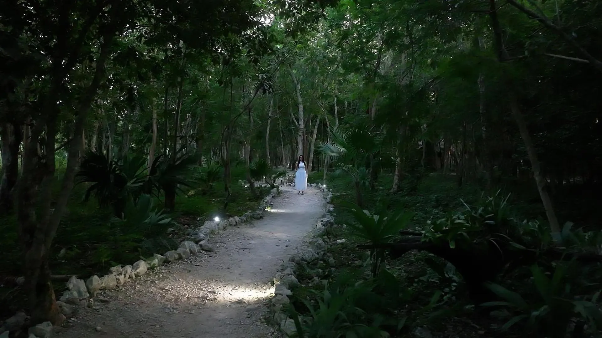 Akumal Natura Glamping Hotel